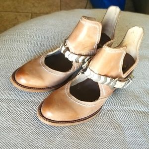 Freebird Blade Booties Size 8